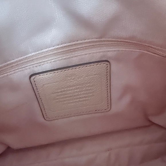 Vintage Coach peach Leather Shoulder Bag - Picture 8 of 13